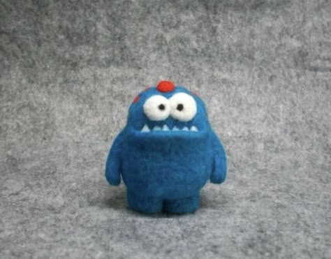 Tovad Ull, Clay Monsters, Felt Monster, Alien Monster, Blue Alien, Felting Diy, Blue Monster, Needle Felting Ideas, Wool Felt Projects