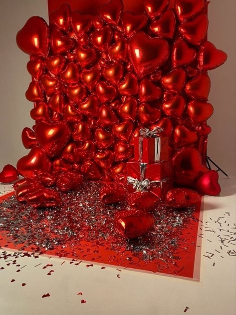 Valentine Day Party Decorations, Youth Valentines Party Ideas, Valentine Party Backdrop, Valentine's Day Balloon Decorations, Valentine’s Day Balloon Decor, Diy Valentine Backdrop, Valentine's Day Photography, Valentines Day Balloon Decorations, Holiday Party Photo Backdrop