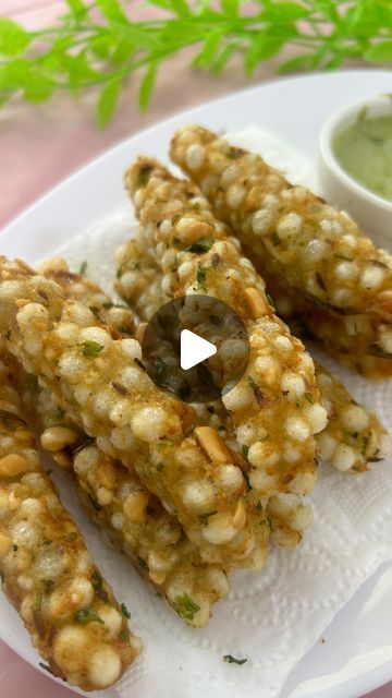 Snacks With Sweet Potato, Veg Crispy Recipe, Quick Snacks Easy Indian, Quick Indian Snacks, Snacks Recipes Indian, Veg Fried Rice Recipe, Vegetarian Snacks Easy, Farali Recipes, Sabudana Recipes