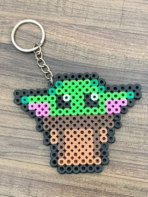 Fuse Bead Keychains, Hamma Beads Ideas Aesthetic, Patrones Hama Beads Ideas, Perler Bead Keychain Ideas, Pyssla Ideas Aesthetic, Fuse Beads Ideas Cute, Hamahelmi Ideas, Hama Beads Aesthetic, Pisla Ideas