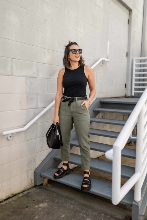 Dr Martens Clarissa Sandals Black Dr Marten Sandals Outfit, Blair Dr Martens Outfit, Dr Martens Spring Outfit, Doc Martens Outfit Summer Plus Size, Work Sandals Outfit, How To Style Doc Martens Sandals, Doc Martins Work Outfits, Blair Sandal Dr Martens Outfit, Dm Sandals Outfit