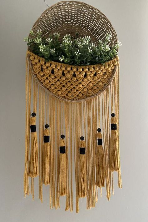 Macrame Basket Wall Hanging, Macrame Basket, Macrame Headboard, Macrame Knots Tutorial, Makramee Diy, Boho Crafts Diy, Macrame Wall Hanging Diy, Macrame Wall Hanging Patterns, Crochet Wall Hangings