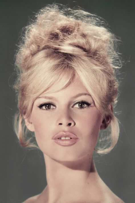 Overdrawn Lips, Bardot Hair, Model Beauty Secrets, Cleopatra Beauty Secrets, French Beauty Secrets, Bridget Bardot, French Beauty, Marmaris, Brigitte Bardot