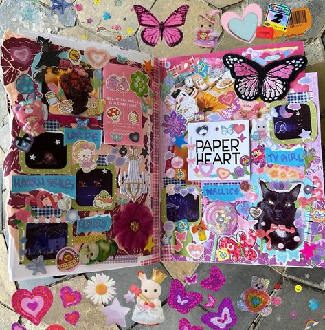 Places To Put Stickers, Character Scrapbook, Deco Books, Journal Types, Collages Ideas, Scrapbooks Ideas, Scrapbook Inspo, Bulletin Journal Ideas, Sketchbook Cover