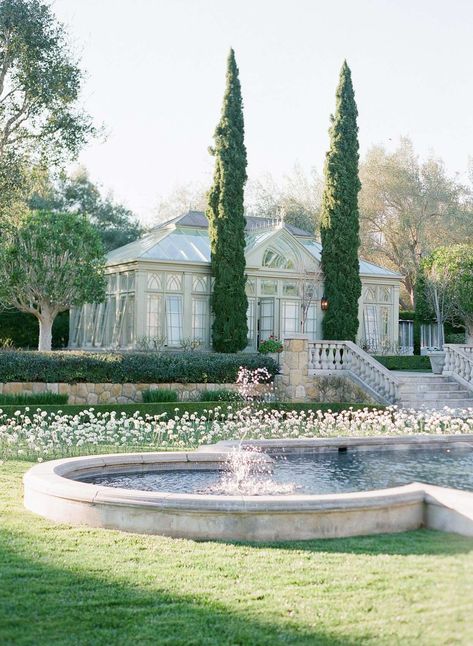 kristin-kavyon-wedding-venue-0721 Garden Wedding Venues California, Wedding Stairs, Castle Wedding Venues, European Wedding Venue, Wedding Reception Chairs, Wedding Castle, White Weddings Reception, Wedding In California, Castle Wedding Venue