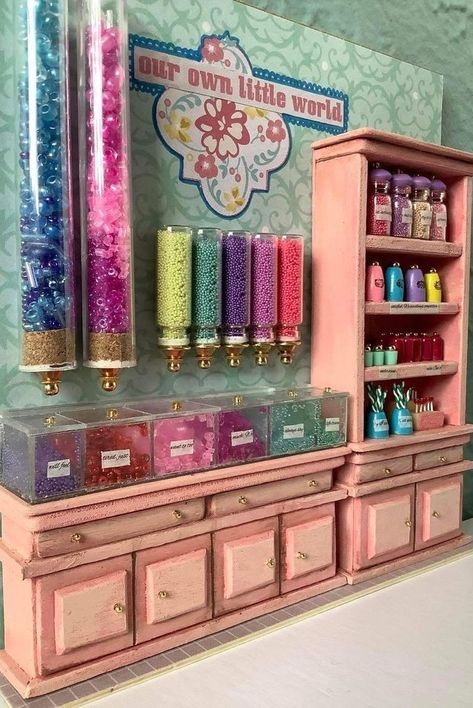 Miniature Toy Store, Miniature Candy Shop, Candy Shop Decor, Miniature Display Ideas, Candy Shop Ideas Design, Candy Shop Aesthetic, Candy Closet, Vintage Candy Shop, Candy Store Design