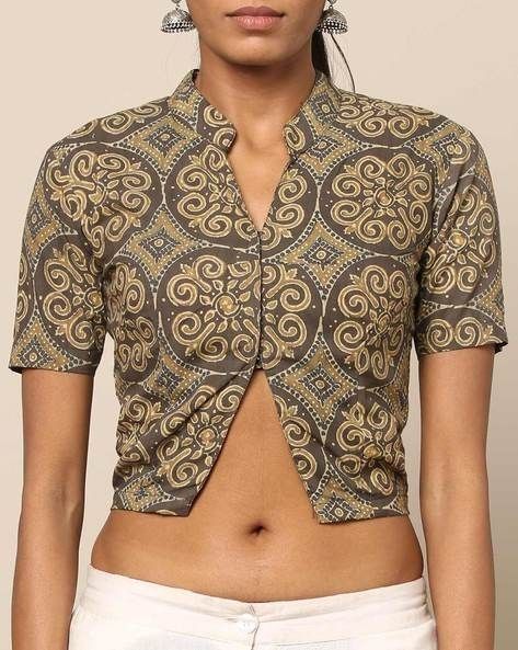 Blauj Dizain New, Brown Blouses, Shelves Instead Of Cabinets, Kitchen Shelves Instead Of Cabinets, Ajrak Print, Choli Blouse Design, Long Blouse Designs, Blouse Designs High Neck, Cotton Saree Blouse Designs