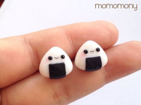 Air Dry Clay Magnets, Cute Onigiri, Clay Date, Simple Diy Crafts, Crafts For All Ages, Cincin Diy, Fimo Kawaii, Easy Clay Sculptures, Clay Crafts For Kids