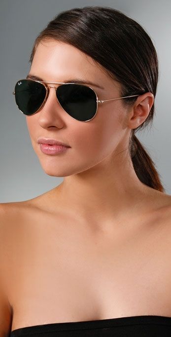 Ray Ban RB3025 Aviator Sunglasses Gunmetal Frame Crystal Green L 16$$ ★★★ Spring 2015 Fashion, Ray Ban Outlet, Ray Ban Aviator, Accessories Gold, Fashionable Outfits, Paris Street, Fashion Weeks, Alexa Chung, Pin Up Style