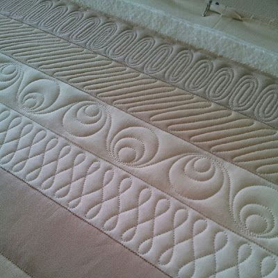 Green Fairy Quilts: Winner, and some other stuff!! Sashing Quilting Ideas, Strippy Quilts, Quilting Borders, Long Arm Quilting Patterns, Quilting Motifs, Free Motion Designs, Free Motion Quilting Patterns, Machine Quilting Patterns, Freemotion Quilting