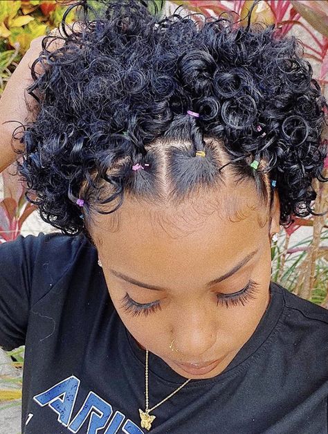 pinterest: @TRUUBEAUTYS💧#pinterestTruubeautys . Short Hairstyles For Black Women Curly, Cabello Afro Natural, Short Natural Curly Hair, Quick Natural Hair Styles, Hairdos For Curly Hair, Natural Curls Hairstyles, Pretty Ppl, Natural Hair Styles Easy, Hair Laid