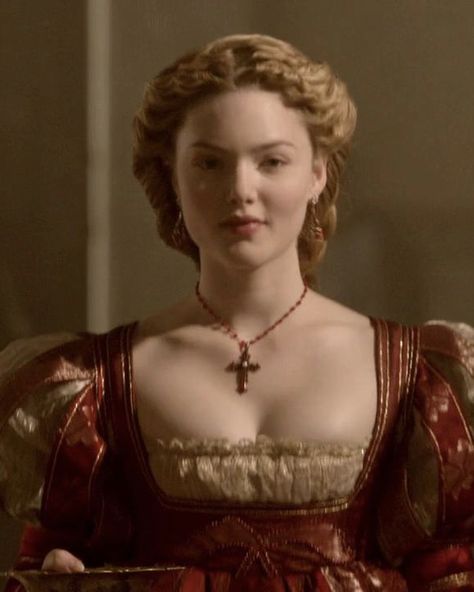 Holliday Grainger as Lucrezia Borgia Holliday Grainger Lucrezia, Holiday Grainger, Lucretia Borgia Dress, Holiday Grainger The Borgias, The Borgias Lucrezia Dresses, Borgia Tv Series, Lucrezia Borgia Portrait, Holliday Grainger, Lucrezia Borgia