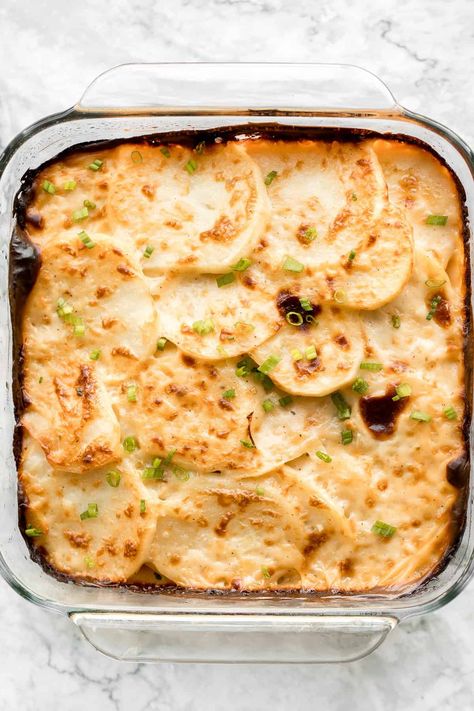 Creamy Potatoes Au Gratin - Ahead of Thyme Thanksgiving Sides Dishes, Best Thanksgiving Side Dishes, Thanksgiving Side Dishes Easy, Sides Dishes, Easter Side Dishes, Potatoes Au Gratin, Thanksgiving Recipes Side Dishes, Side Dishes Recipes, Cheesy Sauce