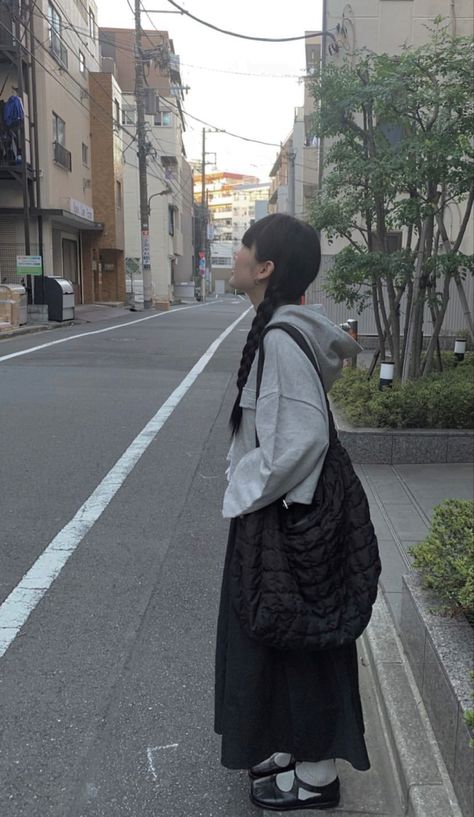 Cos Bag Aesthetic, Cos Bag Outfit, Cos Aesthetic, Japanese Fashion Winter, Cos Bag, Cos Bags, Modesty Outfits, Bella Hadid Outfits, Cute Comfy Outfits