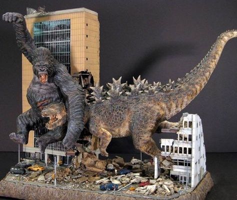 Godzilla Suit, Original Godzilla, Animal Figurine Toys, Diorama Art, Godzilla Art, Kong Godzilla, King Kong Vs Godzilla, Godzilla Comics, Cartoon Crazy