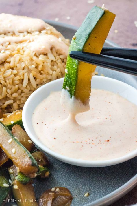 Japanese Yum Yum Sauce, Japanese White Sauce, Yum Sauce Recipe, Yum Yum Sauce Recipe, Hibachi Sauce, Hibachi Vegetables, Hibachi Fried Rice, Creamy Dipping Sauce, Recipe Japanese