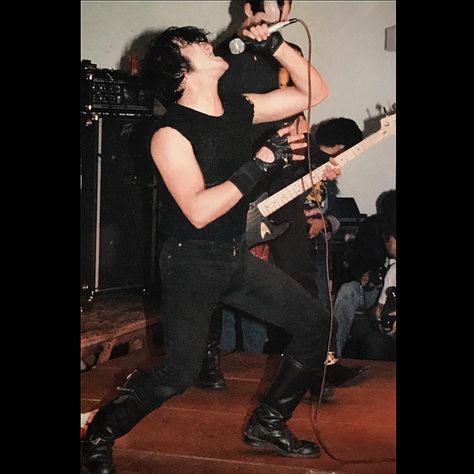 All murder. All guts, all fun. Samhain Sunday takes us back to 1984 at the Stardust Ballroom in Hollywood, CA. From the photo collection of… Samhain Band, Sam Hain, Metal Humor, Glenn Danzig Misfits, Samhain Danzig, Danzig Misfits, Glenn Danzig, Ying And Yang, Popular Bands