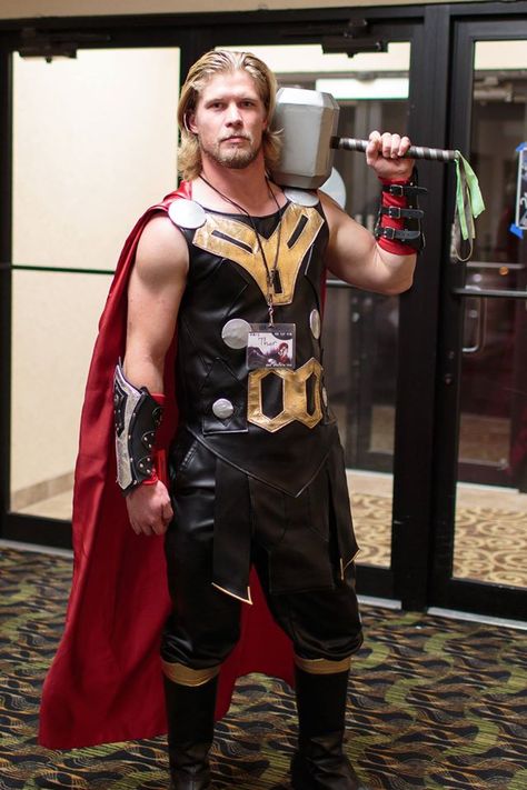 thor at nebraskacon Thor Cosplay Men, Ragnar Costume, Thor Costume, Thor Cosplay, Thor, A Good Man, Bariloche