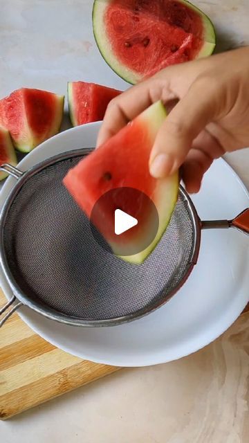 viyo food on Instagram: "Dadi ke liye banaya bina mixer ke watermelon juice 🍉🍉   . . . . . #watermelon #juice #jugad #watermelonjuice #explorepage #foodlovers #summerdrinks #recipes #juices #fruitjuice #summerspecial #hacks #kitchenhacks #cookinghacks #instadaily" Juice Watermelon, Watermelon Juice Recipe, Watermelon Drink, Watermelon Juice, Fruit Juice, Juicing Recipes, Kitchen Hacks, Juicer, Summer Drinks