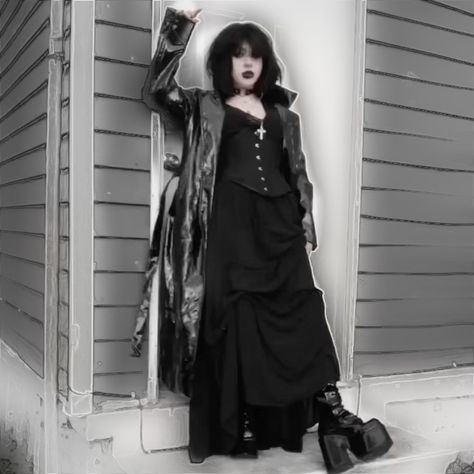 Leather Trench Coat Outfit Goth, Goth Trench Coat, Trad Goth Outfits, Dark Gothic Fashion, Goth Gf, E Girl Outfits, Goth Outfit, Fashion Top Outfits, Dark Outfits