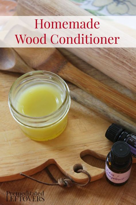 Homemade Wood Conditioner- Prevent split and cracked utensils with this homemade conditioner. It will keep your wood in excellent shape and smells great. Homemade Conditioner, Wood Conditioner, Homemade Shampoo, Small Glass Jars, Baking Soda Shampoo, Wood Wax, Wooden Utensils, Cleaning Recipes, Cleaners Homemade