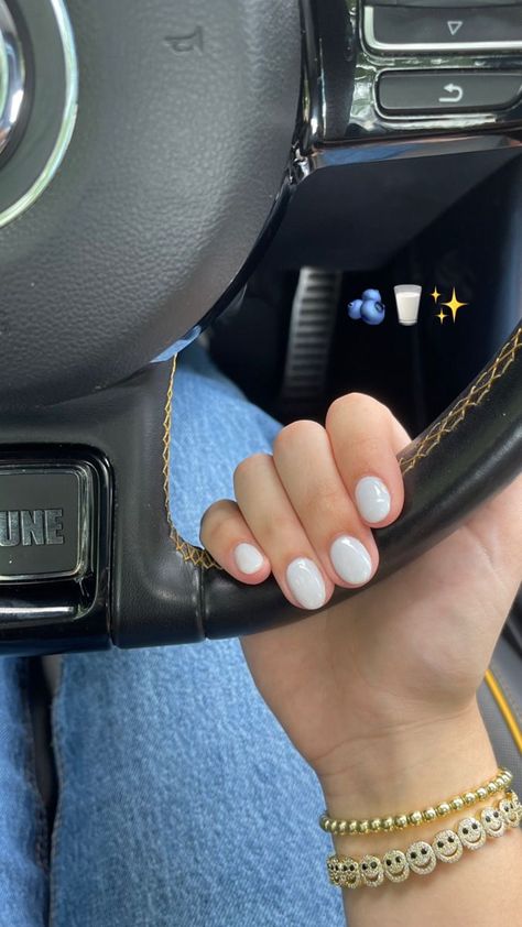 Nail Idea Neutral, Dip Nails On Real Nails, White Nails Tan Skin, Short Light Pink Gel Nails, Gel On Real Nails Short, Blueberry Milk Manicure, Simple Nails Almond Short, Short Esthetician Nails, August Nail Inspo 2023