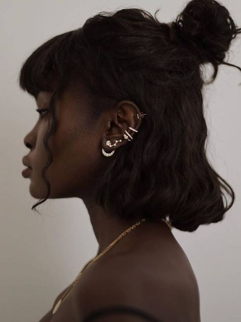 This Is How to Get the "Curated Ear" Look | Who What Wear UK Piercing Girl, Pretty Ear Piercings, Mode Hippie, Cool Piercings, Cute Piercings, Hairstyles Women, Women's Hairstyles, Double Chin, Hair Reference