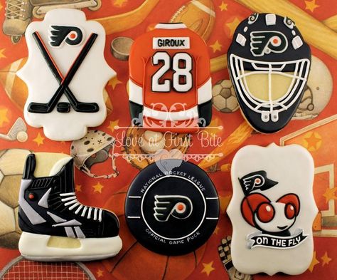 Hockey Pucks Cookies, Hockey Cookies, Hockey Cupcakes, Ice Skating Cake, Skating Cake, Hockey Birthday Cake, Hockey Cakes, Hockey Birthday Parties, Hockey Party