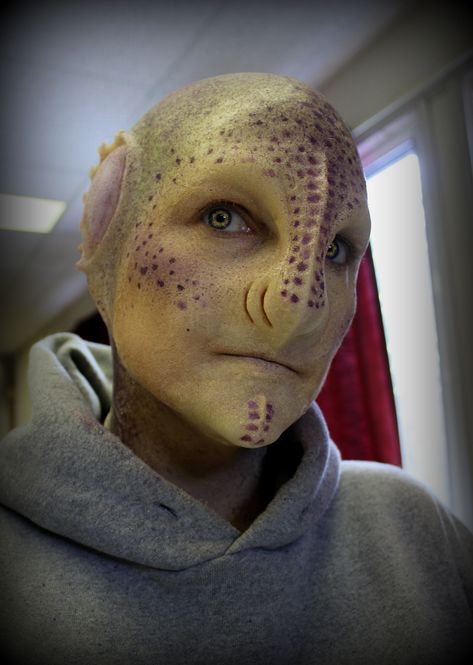 Sfx Prosthetics Ideas, Alien Sfx Makeup, Spfx Makeup, Alien Makeup, Prosthetic Makeup, Movie Makeup, Cute Eyeshadow Looks, Special Fx Makeup, Horror Makeup