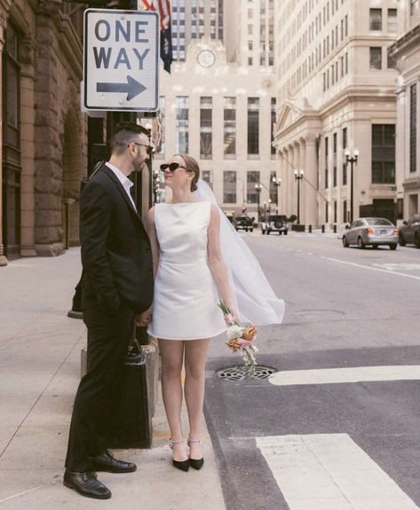 City Hall Wedding Photos, Courthouse Wedding Photos, Amazon Wedding, Minimal Wedding Dress, Couple Engagement Pictures, Pre Wedding Photoshoot Outdoor, Civil Wedding Dresses, Wedding Court, City Hall Wedding