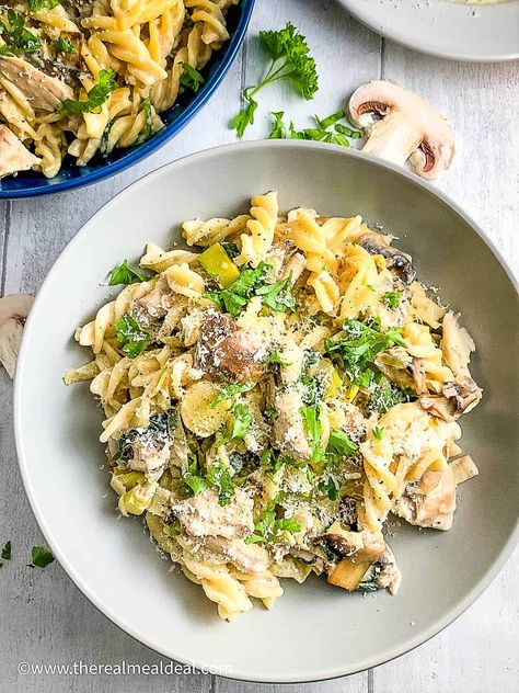 Chicken And Mushroom Pasta, Leftover Roast Chicken, Chicken Mushroom Pasta, Creamy Chicken Pasta Recipes, Chicken Pasta Dishes, Turkey Pasta, Mushroom Recipes Pasta, Leek Recipes, Roast Chicken Leftovers