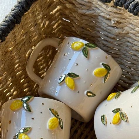 Bersu Şahin Cabbar on Instagram: "Limon mug 🍋  .  .  .  .  .  .  #lemon #limon #etsy #etsyshop #handmade #ceramics #mug" Lemon Ceramics, Lemon Pottery, Pottery Mugs Handmade, Ceramics Mug, Pottery Design, Clay Mugs, Pottery Designs, Pottery Mugs, Ceramic Cups