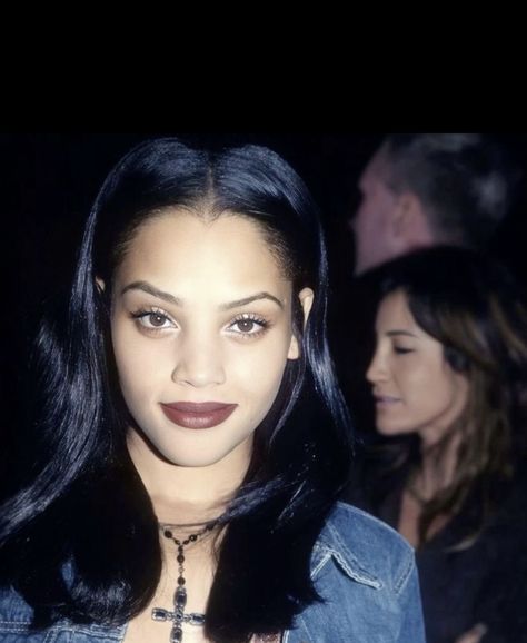 90s Brows, 90s Goth Makeup, 90s Eyebrows, Fairytale Makeup, 70s Eye Makeup, Bianca Lawson, Face Inspiration, 90s Makeup Look, 2000s Icons