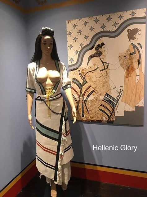 Love of history Worldbuilding Clothes, Minoan Pottery, Ancient Minoan, Minoan Art, Helen Of Troy, Greek Women, 1920 Fashion, Melbourne Fashion, Greek History