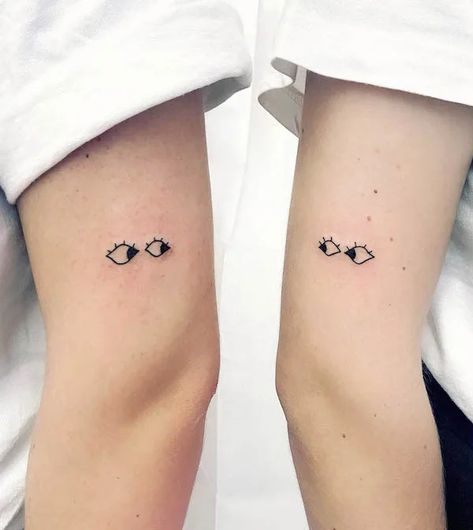 Meaningful Tattoo For Best Friends, Friendship Tattoos For 3 Minimalist, Sister Twinning Tattoo, Tattoo Ideas Female For Sisters, Cute Sister Tattoos For 2 Unique, Sister Line Tattoos, Matching Tattoos Sisters Funny, Best Friend Unique Tattoos, Duo Tattoo Ideas Sisters