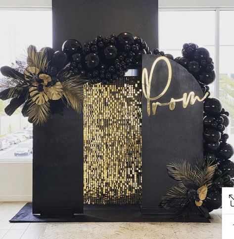 Sequin Decorations Party, Sequin Wall Decoration, Prom Balloon Decorations Photo Backdrops, Shimmer Wall Decoration Ideas, Birthday Decor Backdrop, Gold Sequin Backdrop Ideas, Shimmer Wall Backdrop With Balloons, Wedding Feature Wall, Backdrops For Parties Wall Decorations