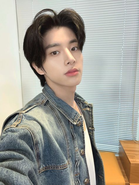 Jake selca Enhypen icon Twitter Enhypen, Enhypen Official, Pop Pop, The Boy Is Mine, Twitter Update, Korean Men, Kpop Guys, Extended Play, Boyfriend Pictures