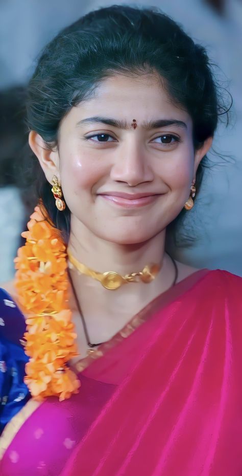 Sai Pallavi Hd Images, Sai Pallavi, Beauty Face Women, Actress Pics, Hd Picture, Beautiful Smile Women, Beautiful Smile, Image Hd, Hd Images