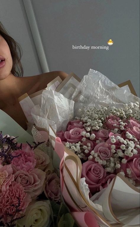 Happy Birthday Bouquet Flowers, Birthday Flowers Aesthetic, My Birthday Story Instagram, Birthday Stories Instagram, Birthday Insta Story, Birthday Ig Story, Instagram Birthday Story Ideas, Birthday Story Instagram, Birthday Instagram Story Ideas