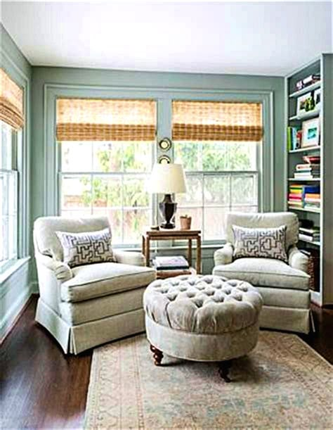 Small Sitting Rooms, Small Sunroom, Tv Fal, Furnitur Ruang Keluarga, Sunroom Decorating, Sunroom Designs, Morning Room, Casa Country, Casa Vintage