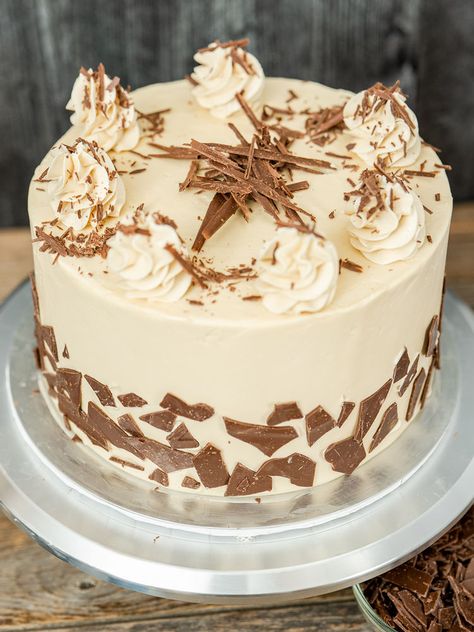 Mocha Cake Mocha Torte Recipe, Mocha Cake Design, Mocha Cakes, Mocha Torte, Mocha Cake Recipe, Soft Chocolate Cake, Infused Food, Chocolate Cake Layers, Espresso Buttercream