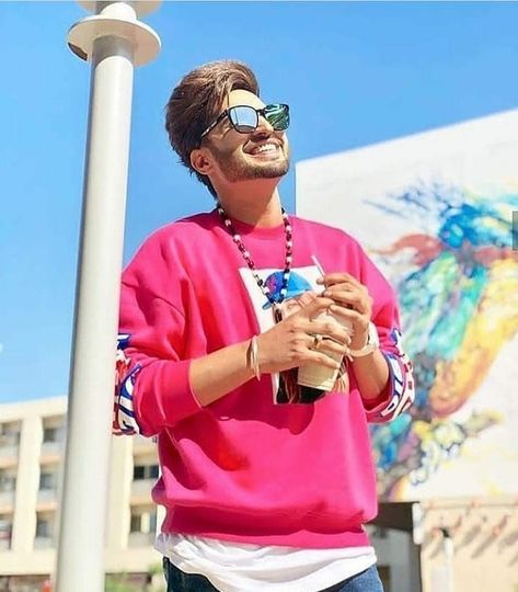 Who needs expensive wine,🍷 when your face leaves a smile on mine.��❤🤗😋 @jassie.gill #jassiegill #jassians Bollywood Singers, Jassie Gill, Jassi Gill, Punjabi Singer, Stylish Dp, Hairstyle Fashion, Perfect Peace, Fashion Goals