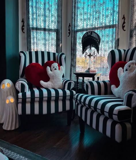 Whimsy Goth Living Room, Goth Living Room Ideas, Day Bed Room, Goth Decor Diy, Beetlejuice Room, Beetlejuice Decor, Rockabilly Home Decor, Cozy Kitchen Ideas, Goth Living Room