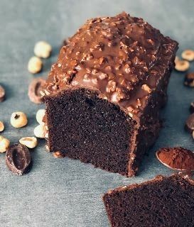 Choco Cake, Chocolat Cake, Travel Cake, Cake Chocolat, Chocolate Glaze, Decadent Chocolate, Sweets Desserts, Cafe Food, Interesting Food Recipes