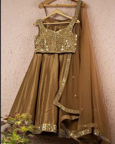 Gold Lehenga Simple, Mirror Lehenga, Golden Jacket, Border Mirror, Mirror Work Dupatta, Plain Lehenga, Lehenga With Blouse, Golden Lehenga, Embroidery Mirror Work