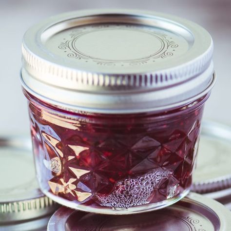 Back Print Cranberry Pepper Jelly Recipe, Pepper Jelly Recipes, Jalapeno Jelly, The View From Great Island, Homemade Jams, Hot Pepper Jelly, Cranberry Jam, Weck Jars, Jam Recipes Homemade