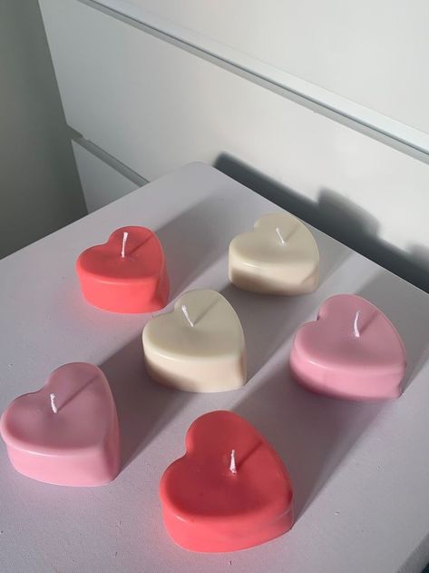 Heart Candles Aesthetic, Cute Candles Aesthetic, Girly Candles, Shape Candles, Home Decor Minimal, Minimal Candles, Homemade Soy Candles, Heart Shaped Candles, Shaped Candles