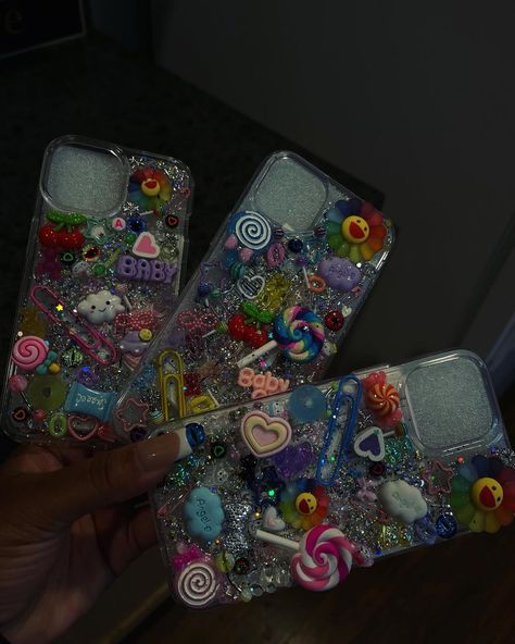 L💫NERGIRLW🌏RLD | ✨MY JUNK CASES JUST EAT , period. IF YOU AINT ORDERING YOUR CASES FROM ME THEN WHAT ARE YOU DOINGGG? 🤩 USE CODE “LGWSPRING” for 20% ALL… | Instagram Junk Case Iphone, Junky Cases, Headphone Ideas, Bling Phone Cases Diy, Junk Case, Y2k Kawaii, Bling Ideas, Luxury Flower Bouquets, 2000s Fashion Trends