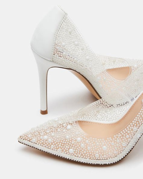 Wedding Heels Brides, Dream Wedding Shoes, Bride Heels, Elegant Wedding Shoes, Pointy Heels, Wedding Shoes Bride, Steve Madden Store, Applique Wedding, Wedding Shoes Heels