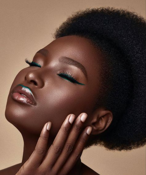 2023 Black Women Headshots, Jungle Makeup, Pixellab Templates, Beauty Photography Ideas, African Makeup, Makeup Practice, Dark Skin Models, Aesthetic Types, Brown Skin Makeup